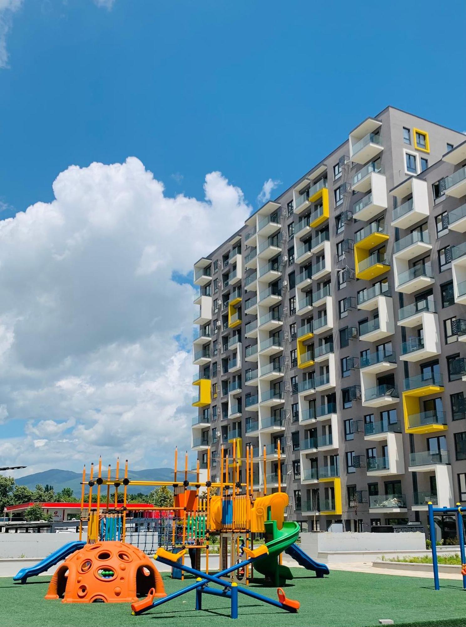 East Gate Moon Loft Lägenhet Skopje